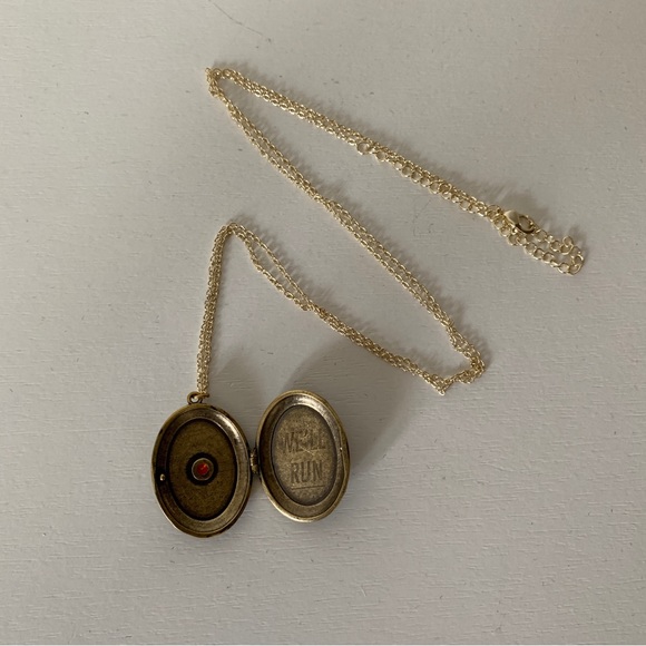 NEW Taylor Swift “We’ll Run” Locket Necklace - Picture 9 of 16